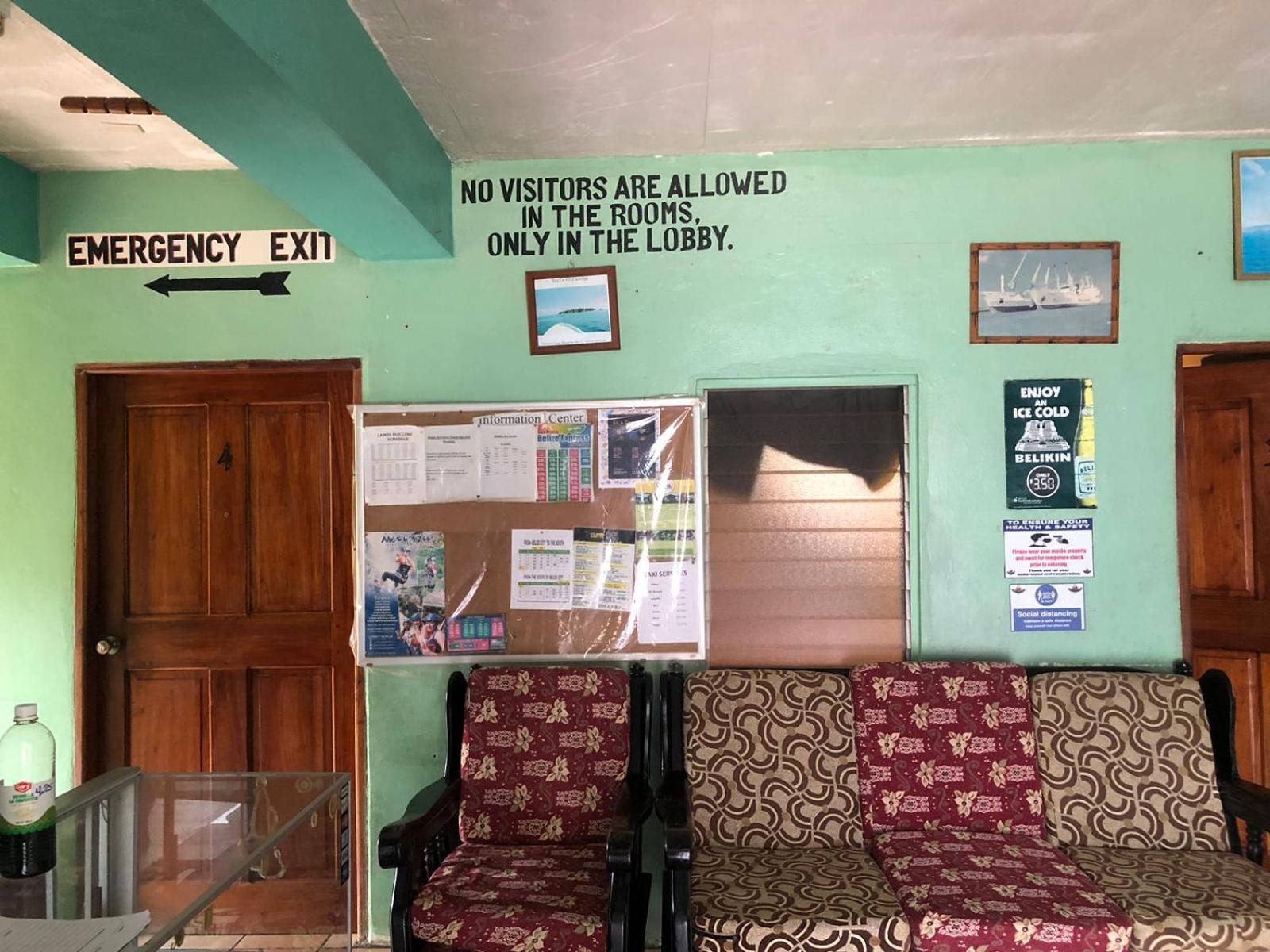 Chaleanor Hotel Dangriga Eksteriør billede