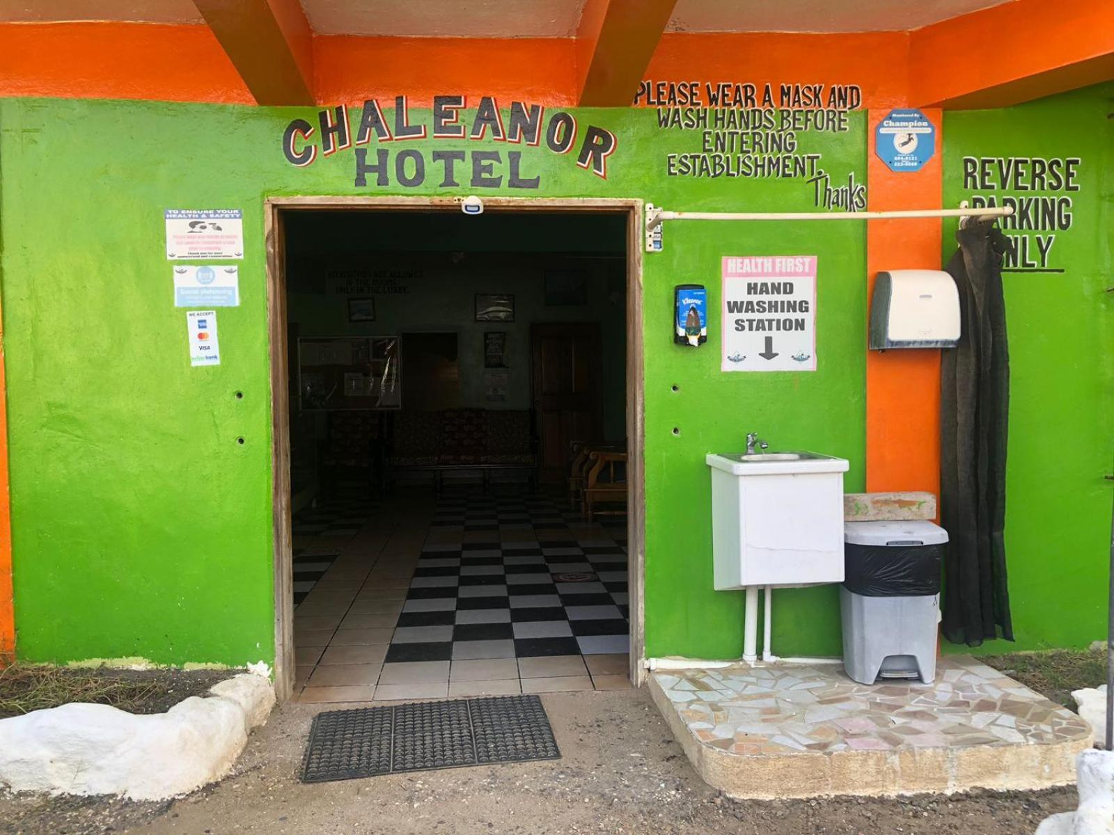 Chaleanor Hotel Dangriga Eksteriør billede