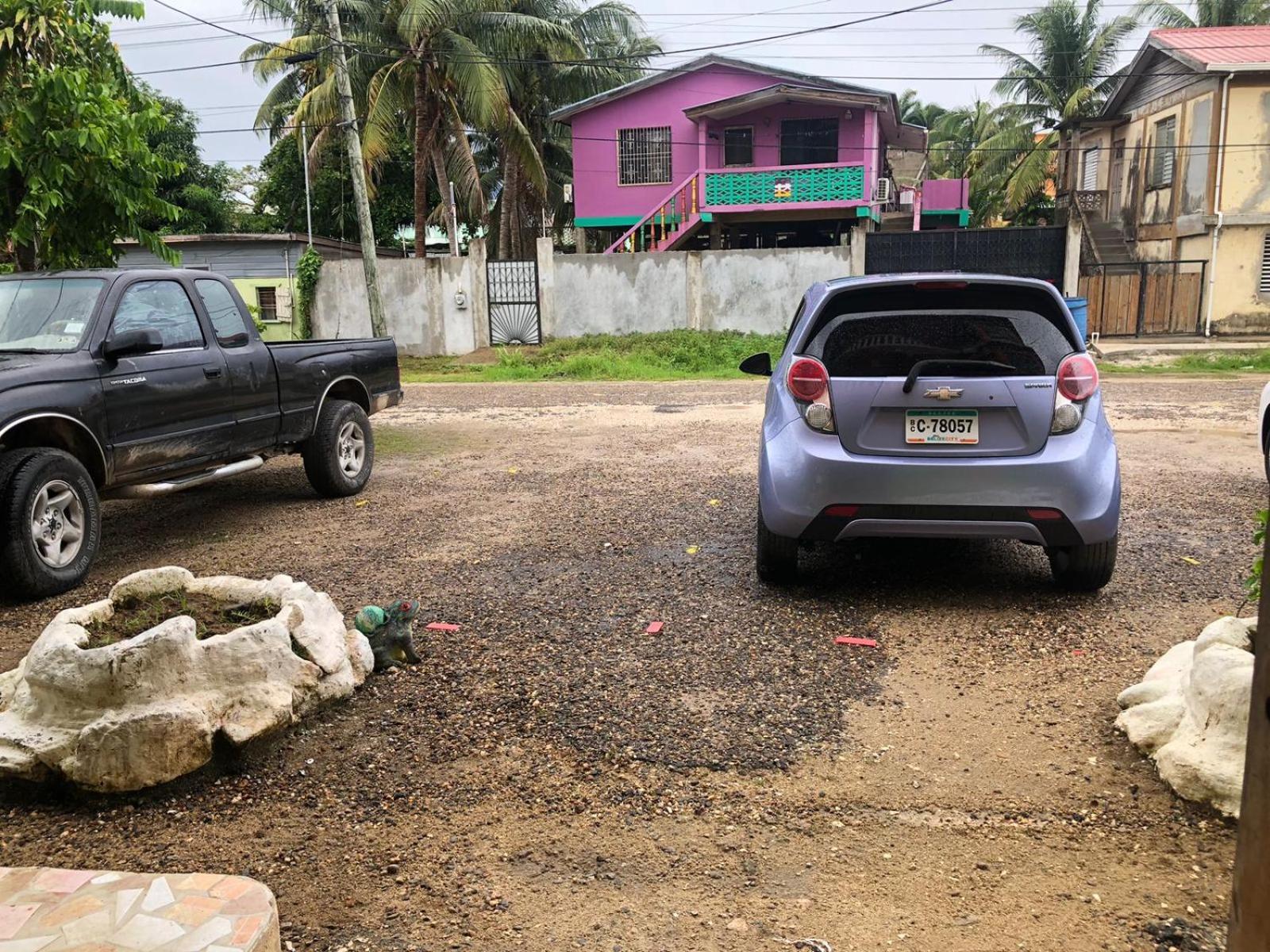 Chaleanor Hotel Dangriga Eksteriør billede