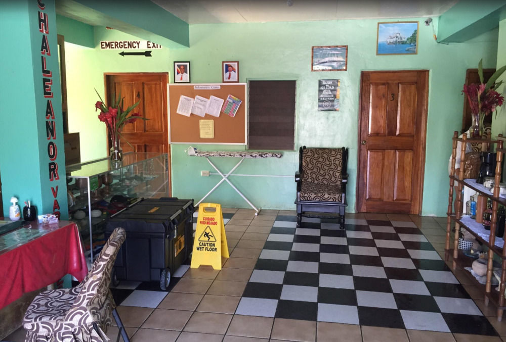 Chaleanor Hotel Dangriga Eksteriør billede