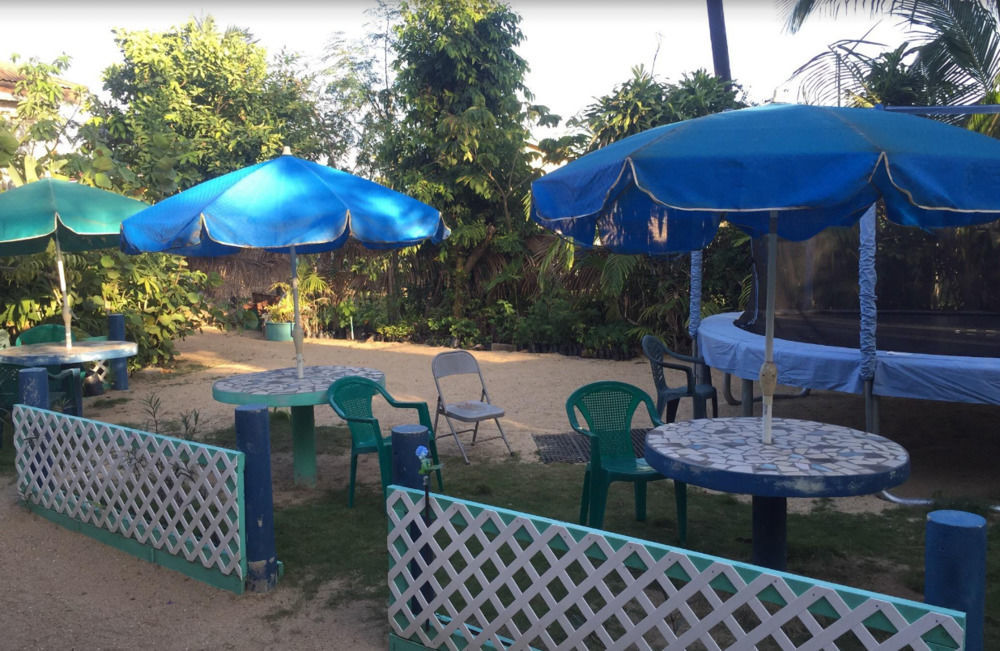 Chaleanor Hotel Dangriga Eksteriør billede